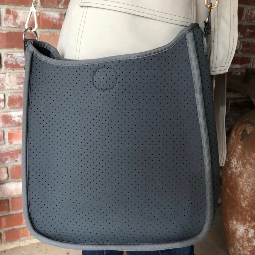 NEW Social Threads Handbag - Picture 3 of 3